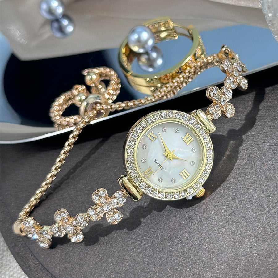 Flower-shaped Diamond-embedded