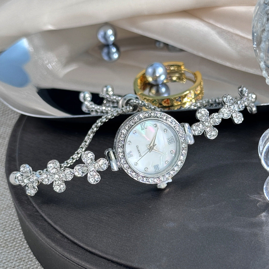 Flower-shaped Diamond-embedded