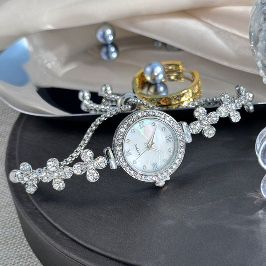Flower-shaped Diamond-embedded